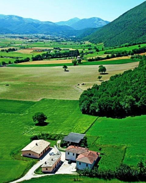 Agriturismo La Cascina Di Opaco Норча Экстерьер фото